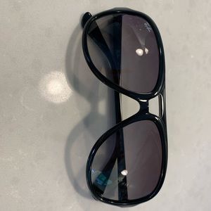 Ray-Ban Sunglasses w/case